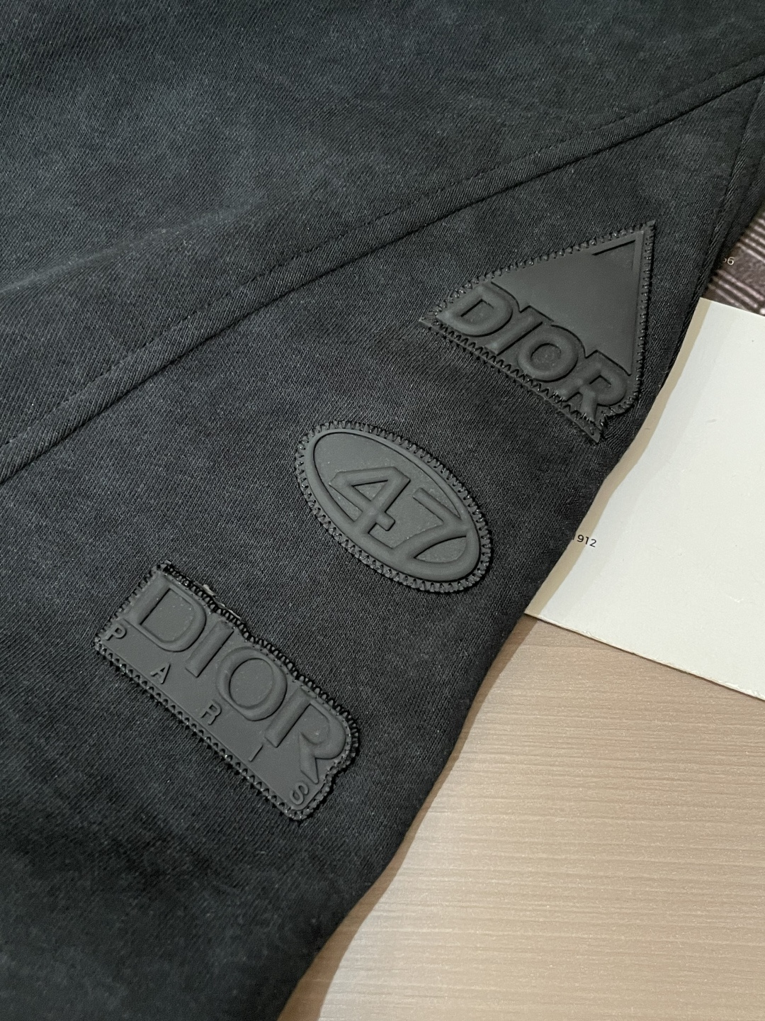 Dior 2026最新系列男士休闲裤！采用客供弹力柔棉材质，柔软细腻，手感绝佳！品牌格调一览无余！极简主