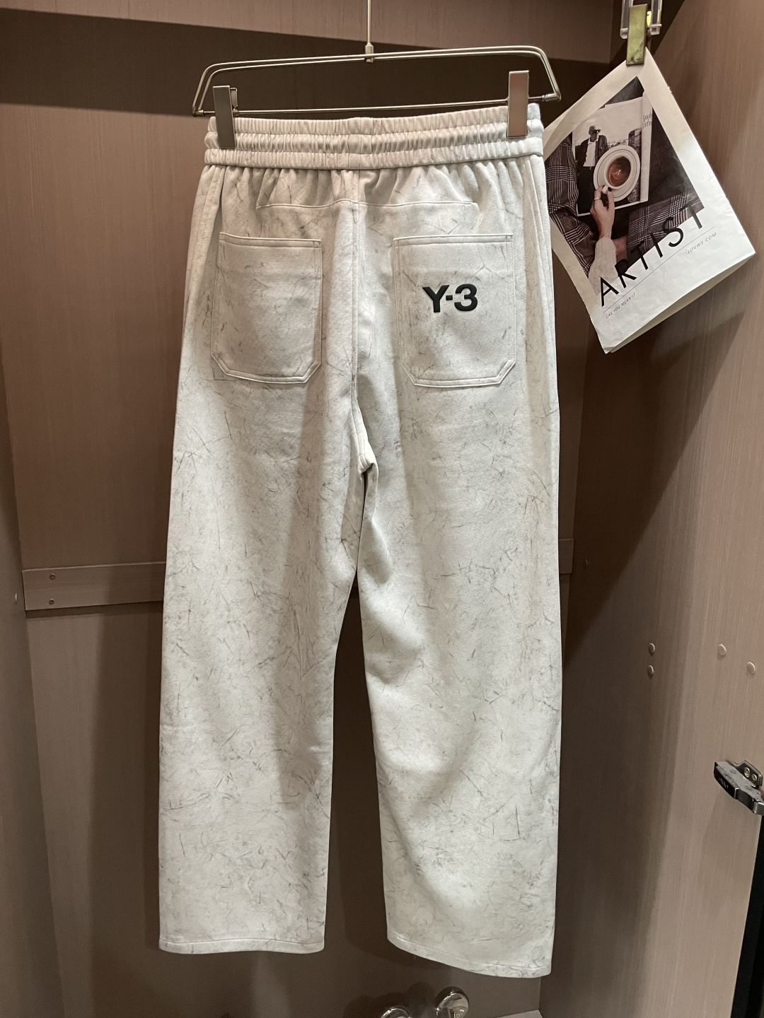 Y-3 2026最新系列男士休闲裤！采用客供弹力柔棉材质，柔软细腻，手感绝佳！品牌格调一览无余！极简主义
