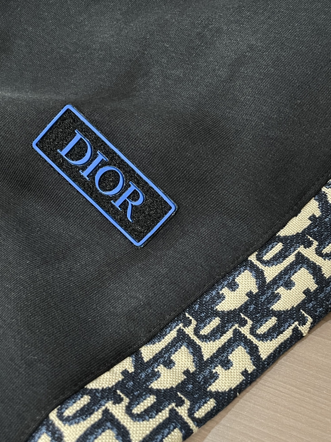 Dior 2026最新系列男士休闲裤！采用客供弹力柔棉材质，柔软细腻，手感绝佳！品牌格调一览无余！极简主