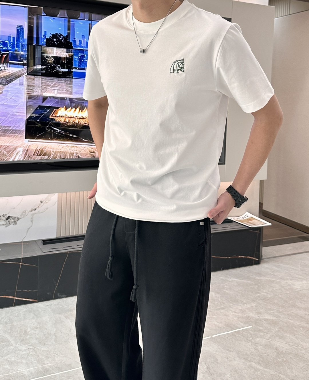 2026ss 夏季新款 H家男士 圆领T恤短袖胸前H家最新图案 采用新工艺 高周波工艺！以经典H家丝线勾