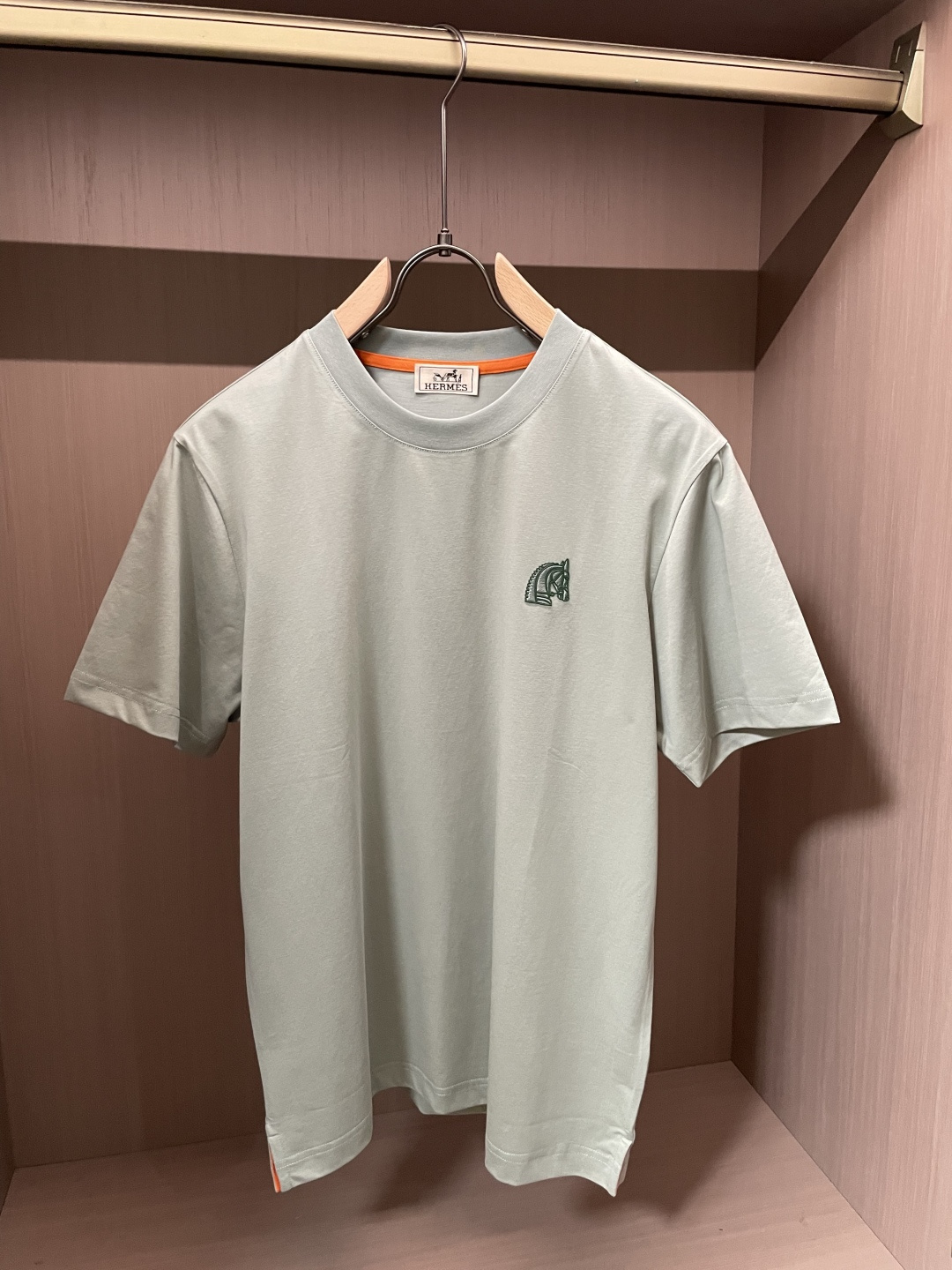 2026ss 夏季新款 H家男士 圆领T恤短袖胸前H家最新图案 采用新工艺 高周波工艺！以经典H家丝线勾