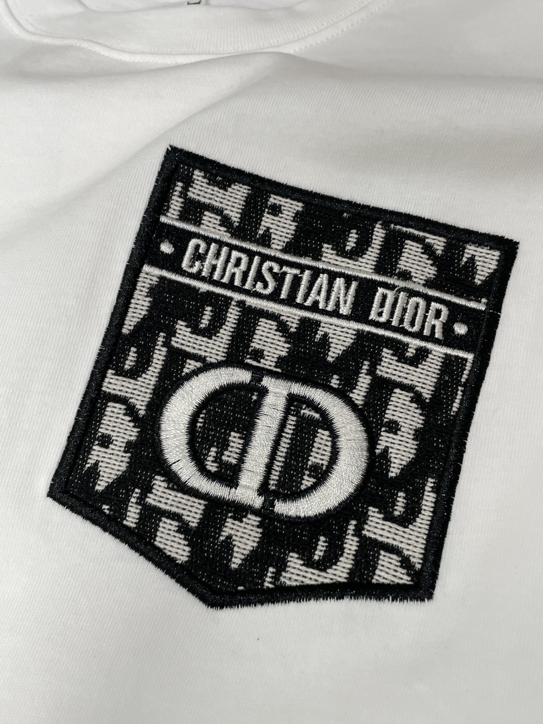 D奥 官网同款 官网同款 官网同款⚠️重磅推荐！2026ss夏装新品 专柜在售 最新系列图案logo短袖