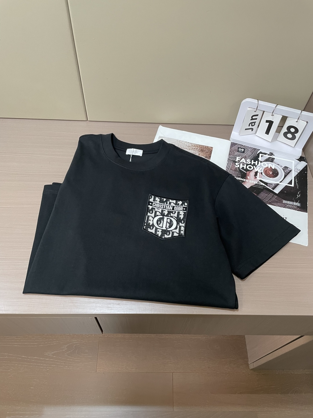 D奥 官网同款 官网同款 官网同款⚠️重磅推荐！2026ss夏装新品 专柜在售 最新系列图案logo短袖