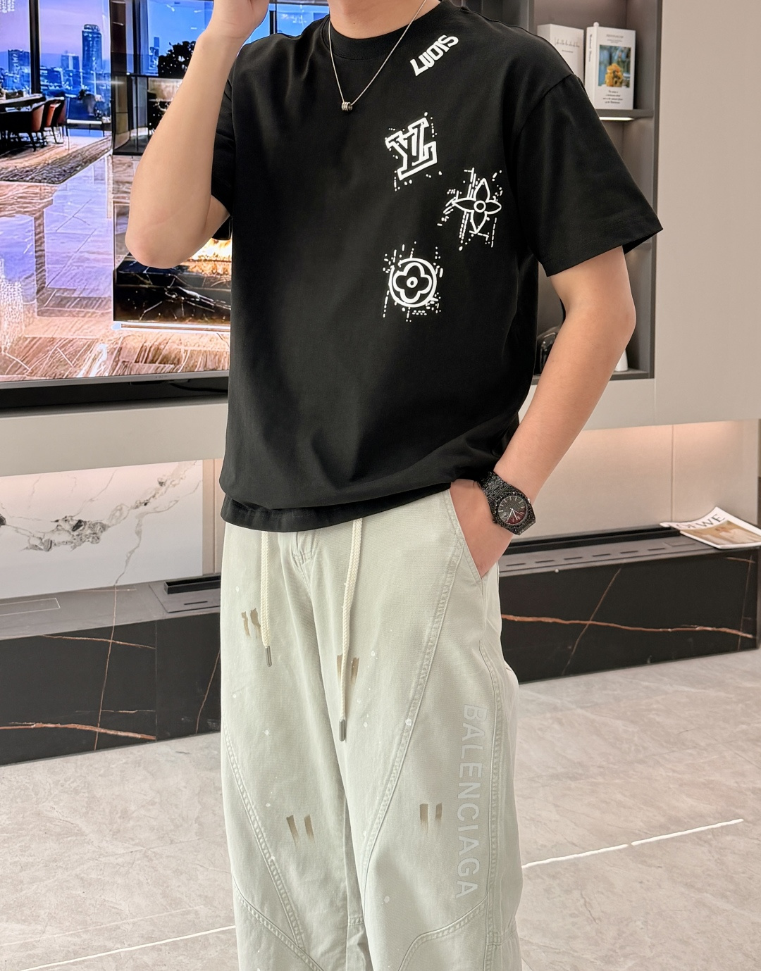 L v 官网同款 官网同款 官网同款⚠️重磅推荐！2026ss夏装新品 专柜在售 最新系列图案logo短