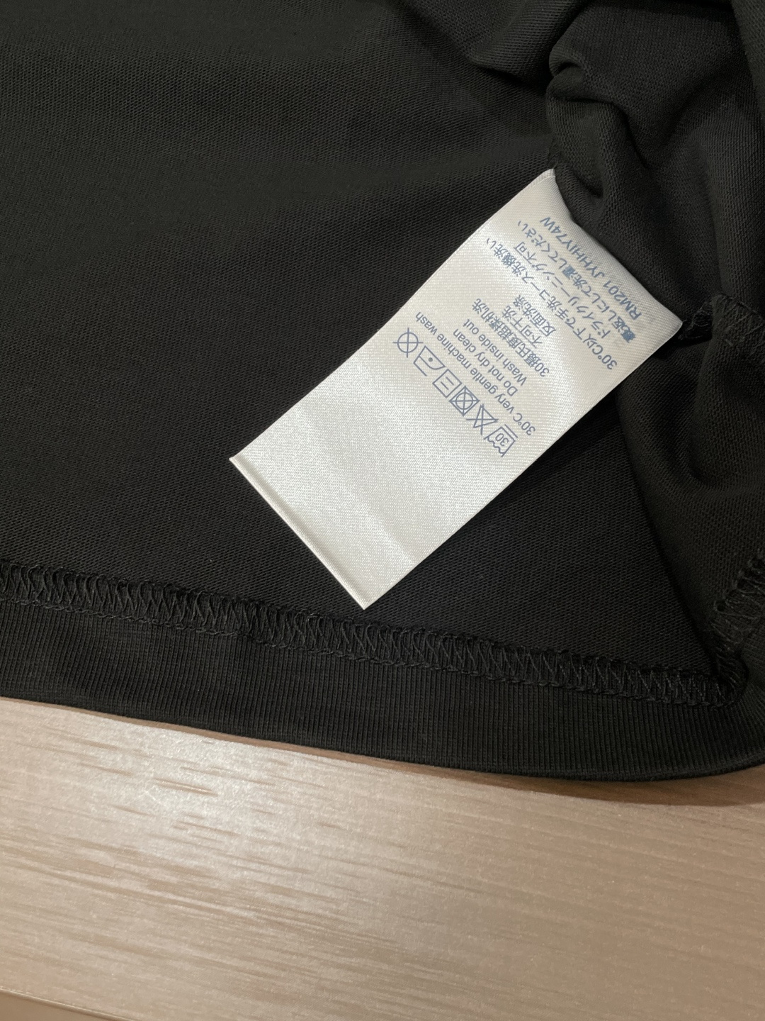 L v 官网同款 官网同款 官网同款⚠️重磅推荐！2026ss夏装新品 专柜在售 最新系列图案logo短