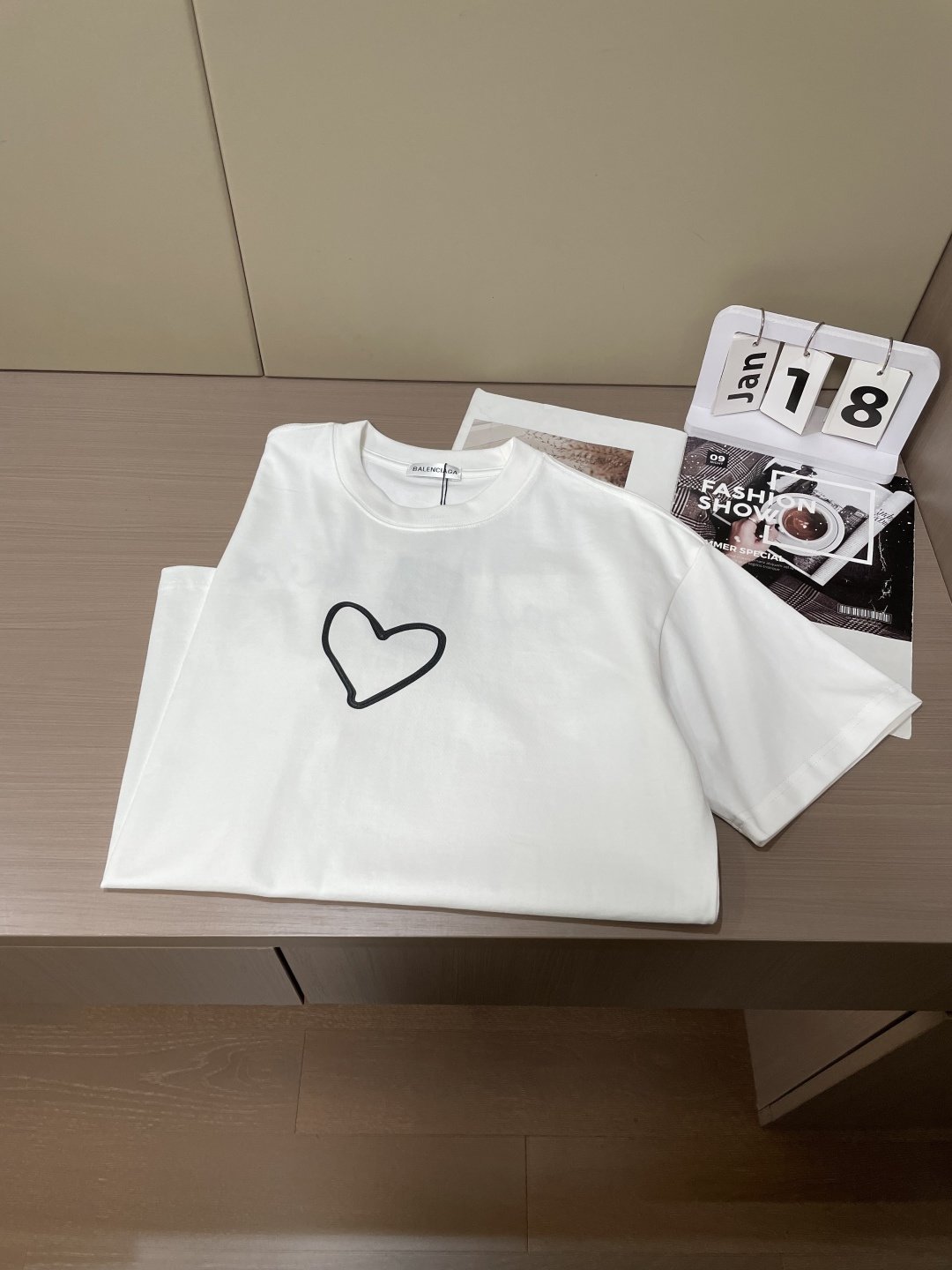 巴黎 官网同款 官网同款 官网同款⚠️重磅推荐！2026ss夏装新品 专柜在售 最新系列图案logo短袖