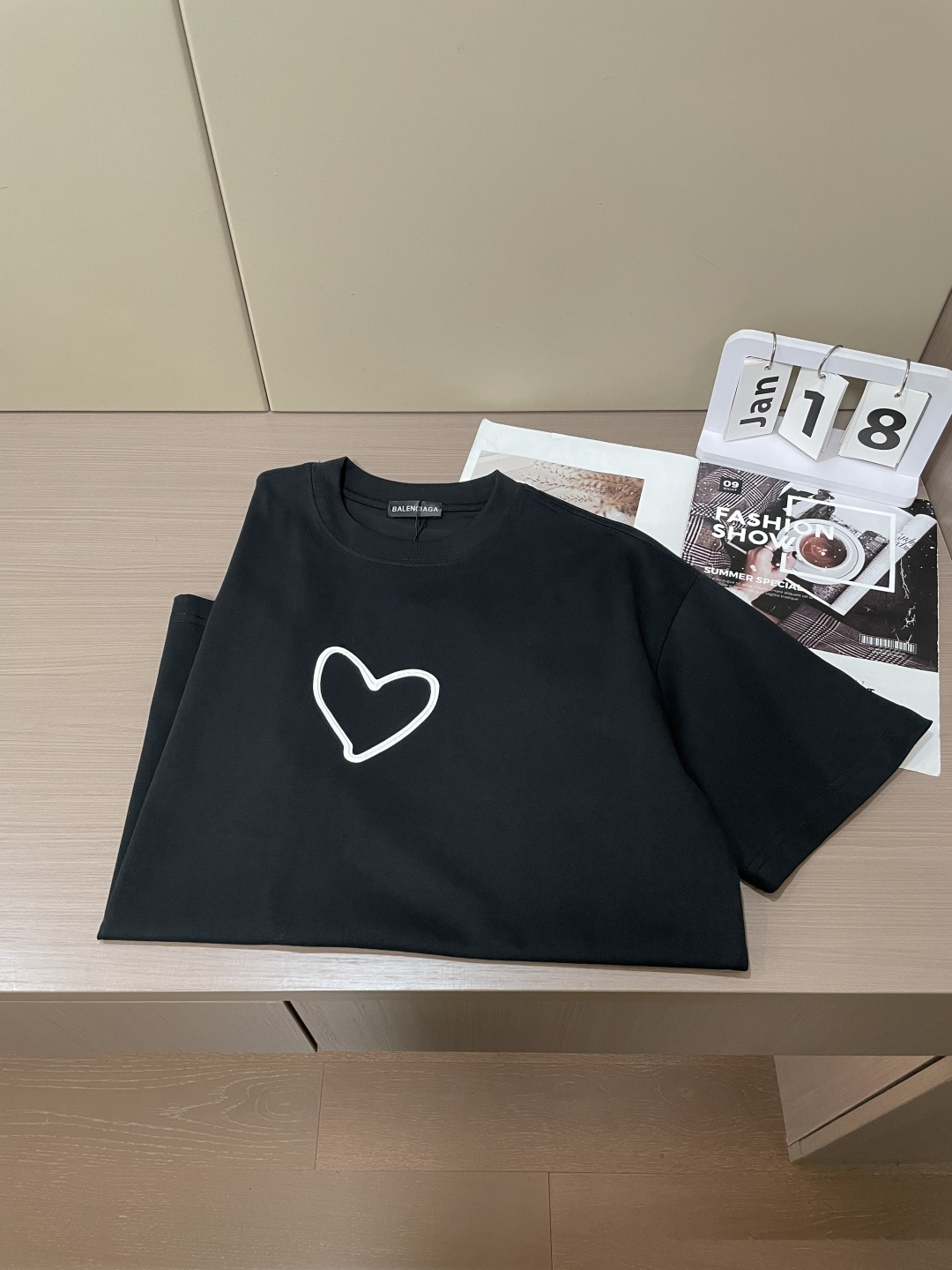 巴黎 官网同款 官网同款 官网同款⚠️重磅推荐！2026ss夏装新品 专柜在售 最新系列图案logo短袖