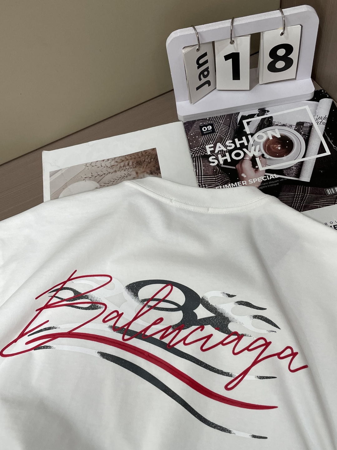 巴黎 官网同款 官网同款 官网同款⚠️重磅推荐！2026ss夏装新品 专柜在售 最新系列图案logo短袖