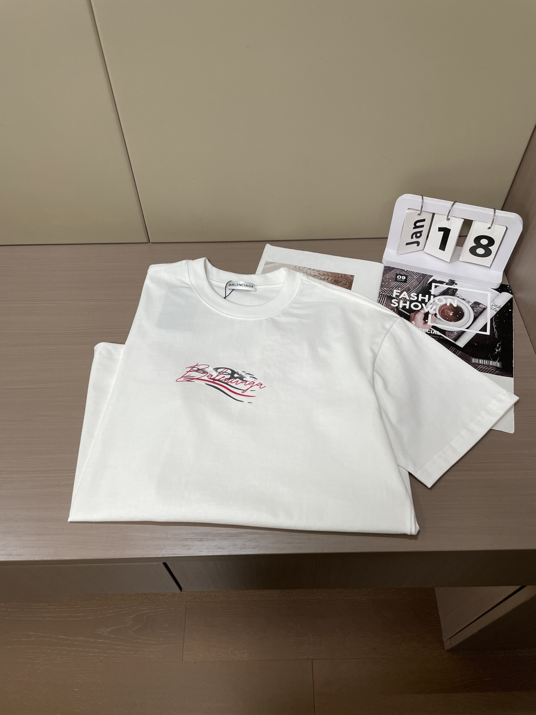 巴黎 官网同款 官网同款 官网同款⚠️重磅推荐！2026ss夏装新品 专柜在售 最新系列图案logo短袖