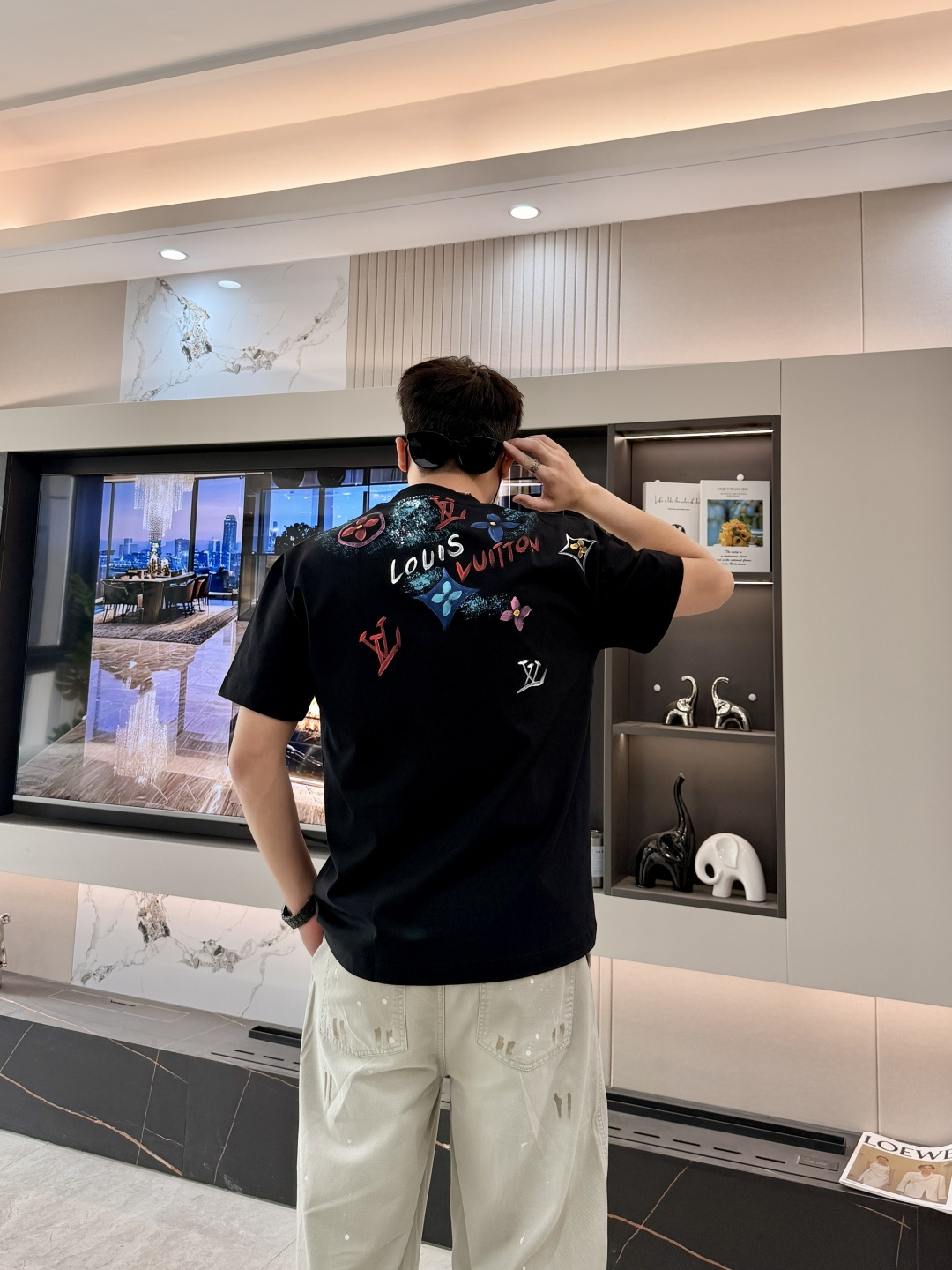 驴家 2026春夏新款首发专柜最新款短袖圆领T恤 高端订制 设计前卫时尚！品牌logo重工艺设计 高端定