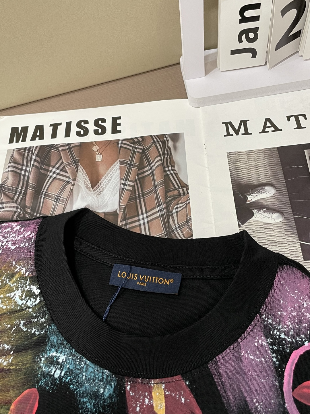 驴家 2026春夏新款首发专柜最新款短袖圆领T恤 高端订制 设计前卫时尚！品牌logo重工艺设计 高端定