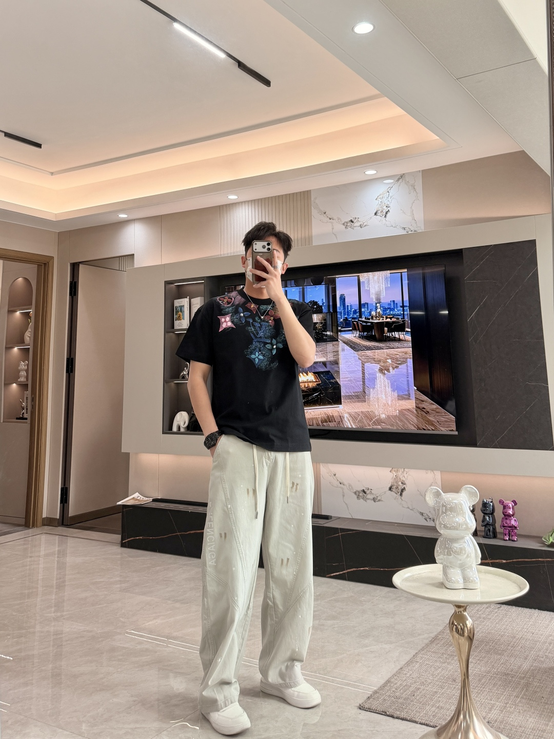 驴家 2026春夏新款首发专柜最新款短袖圆领T恤 高端订制 设计前卫时尚！品牌logo重工艺设计 高端定