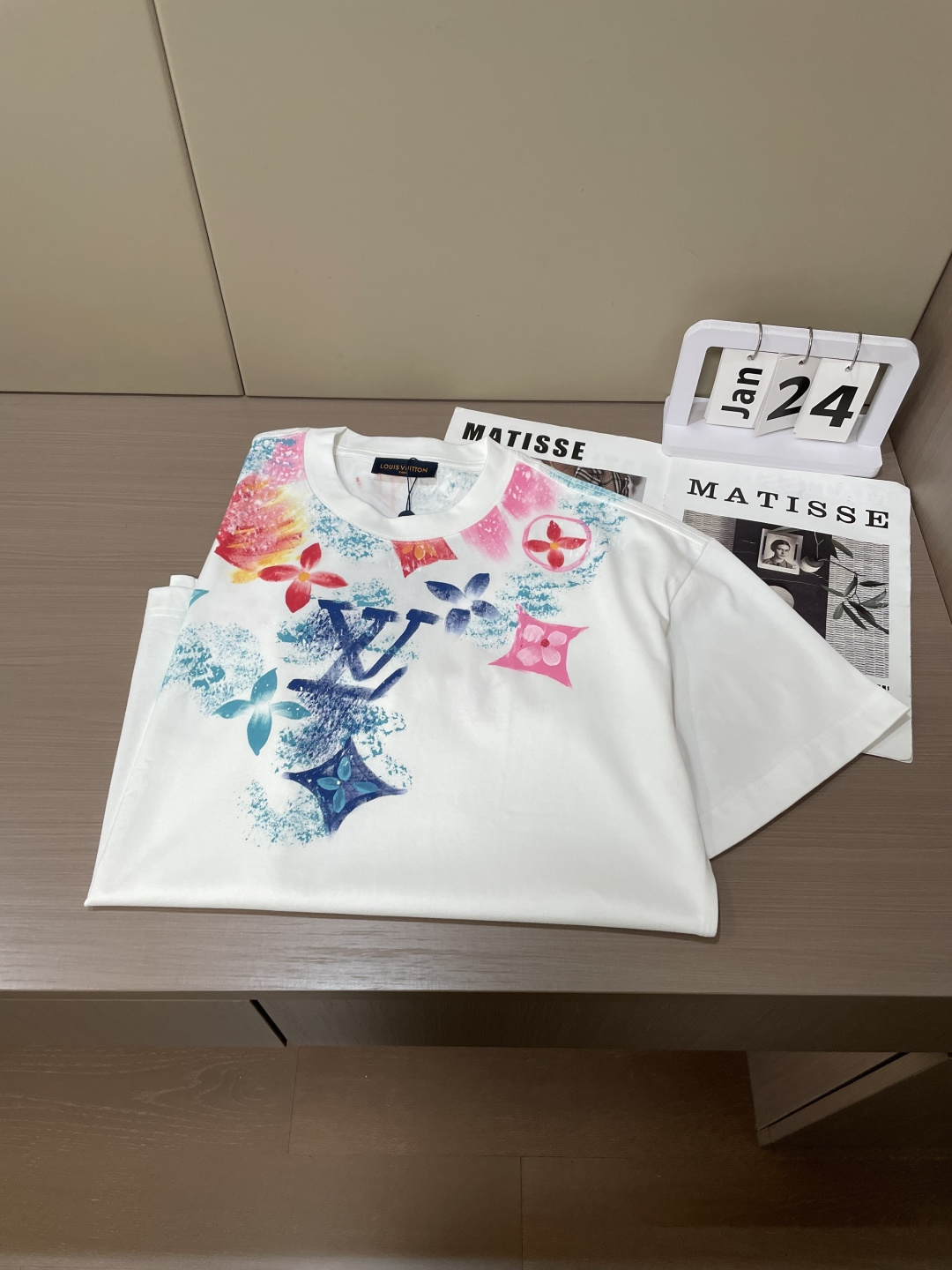 驴家 2026春夏新款首发专柜最新款短袖圆领T恤 高端订制 设计前卫时尚！品牌logo重工艺设计 高端定