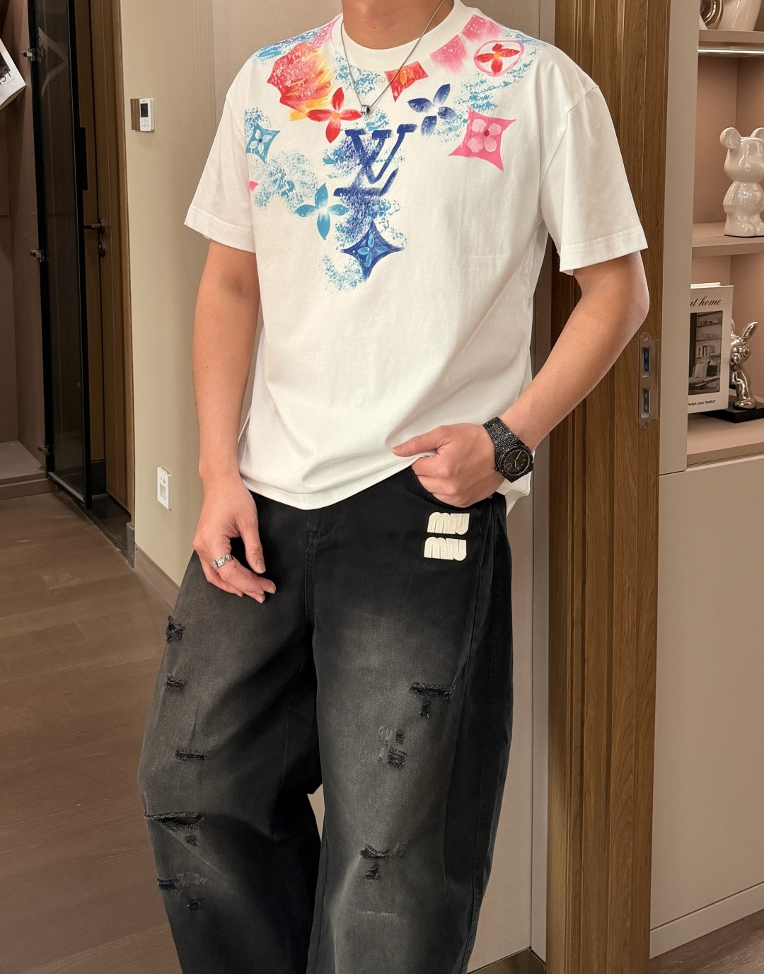 驴家 2026春夏新款首发专柜最新款短袖圆领T恤 高端订制 设计前卫时尚！品牌logo重工艺设计 高端定