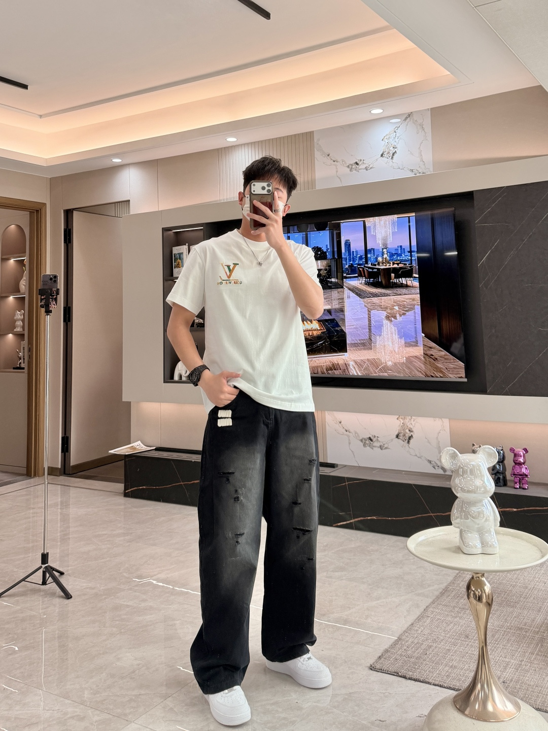 驴家 2026春夏新款首发专柜最新款短袖圆领T恤 高端订制 设计前卫时尚！品牌logo重工艺设计 高端定