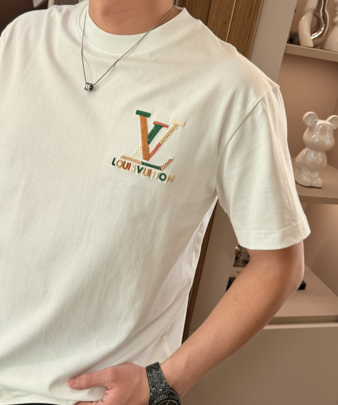 驴家 2026春夏新款首发专柜最新款短袖圆领T恤 高端订制 设计前卫时尚！品牌logo重工艺设计 高端定