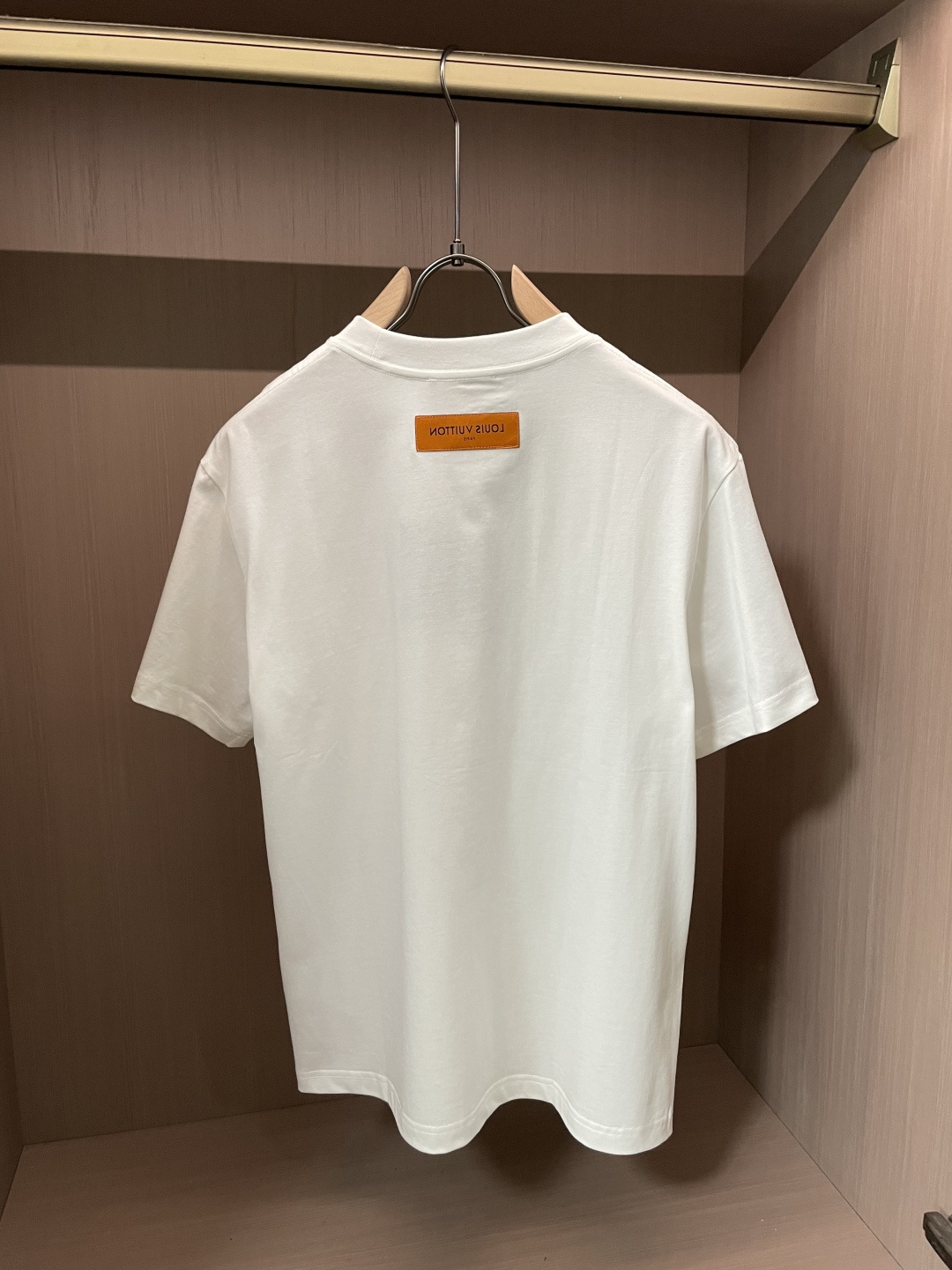 驴家 2026春夏新款首发专柜最新款短袖圆领T恤 高端订制 设计前卫时尚！品牌logo重工艺设计 高端定