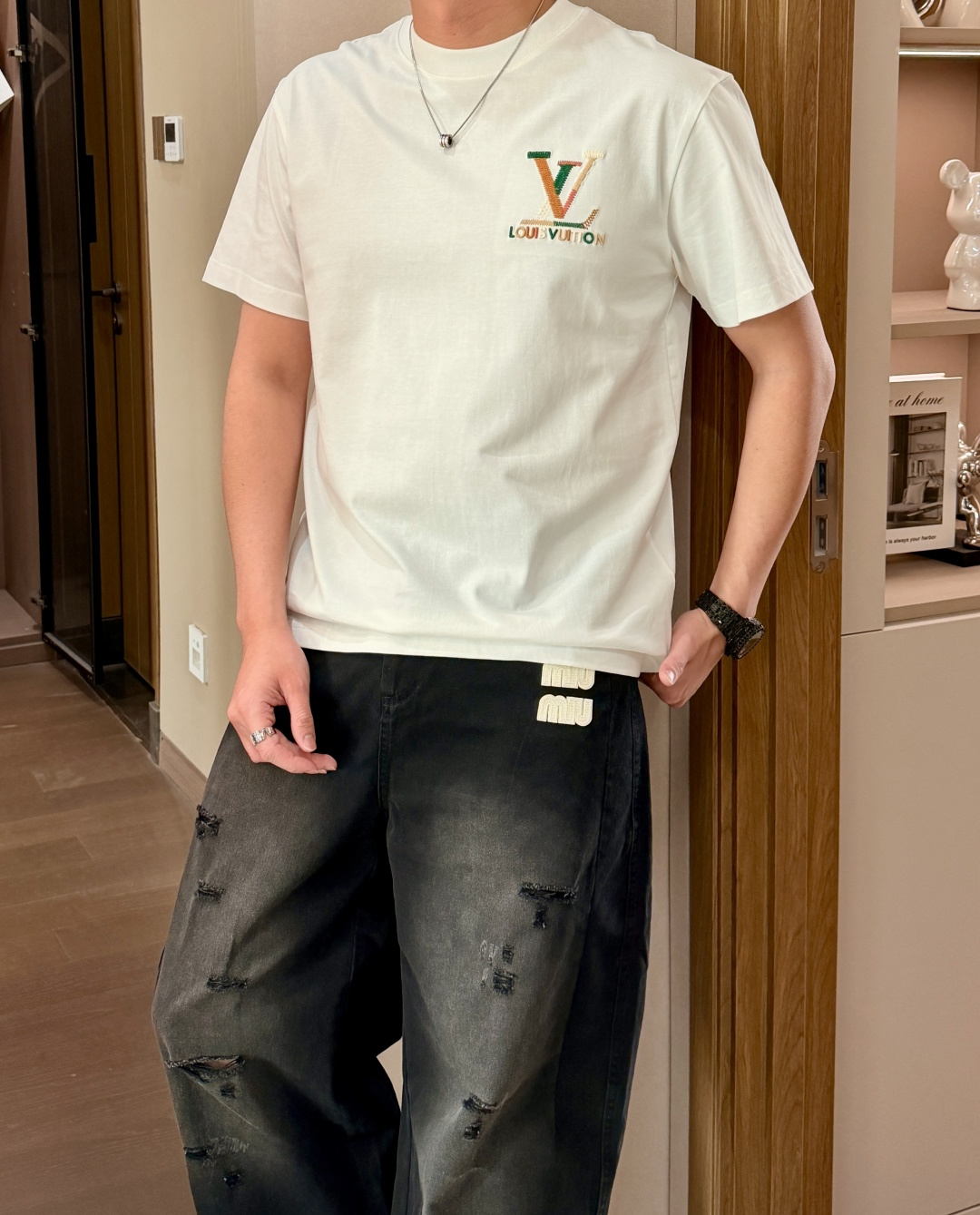 驴家 2026春夏新款首发专柜最新款短袖圆领T恤 高端订制 设计前卫时尚！品牌logo重工艺设计 高端定