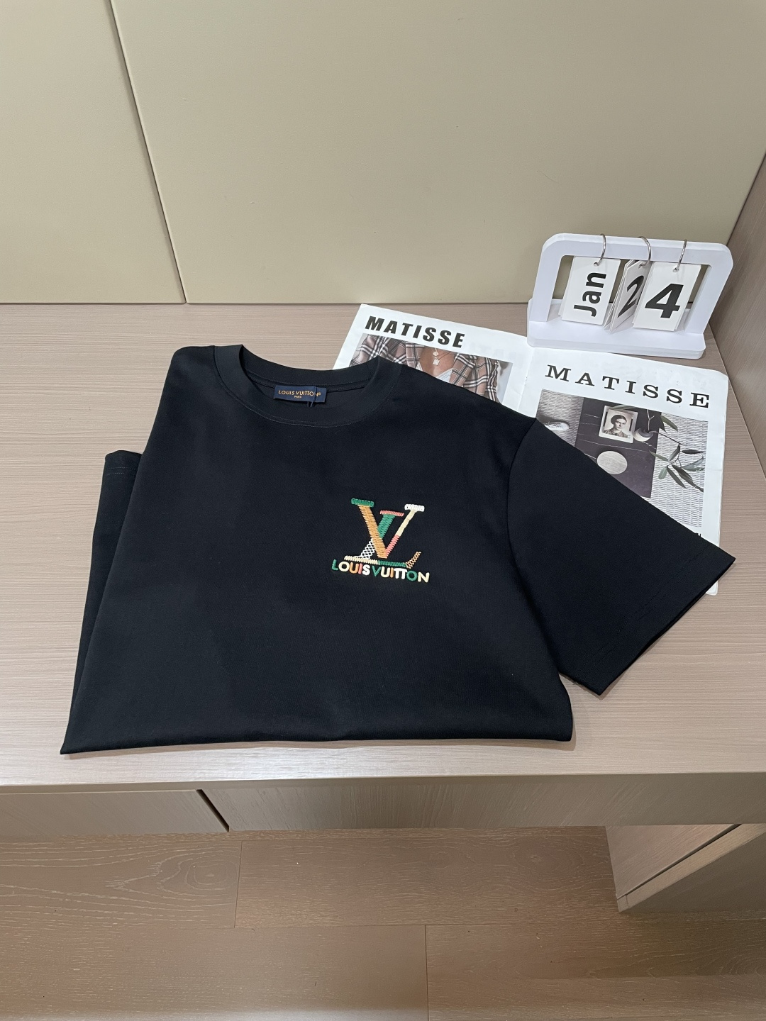 驴家 2026春夏新款首发专柜最新款短袖圆领T恤 高端订制 设计前卫时尚！品牌logo重工艺设计 高端定