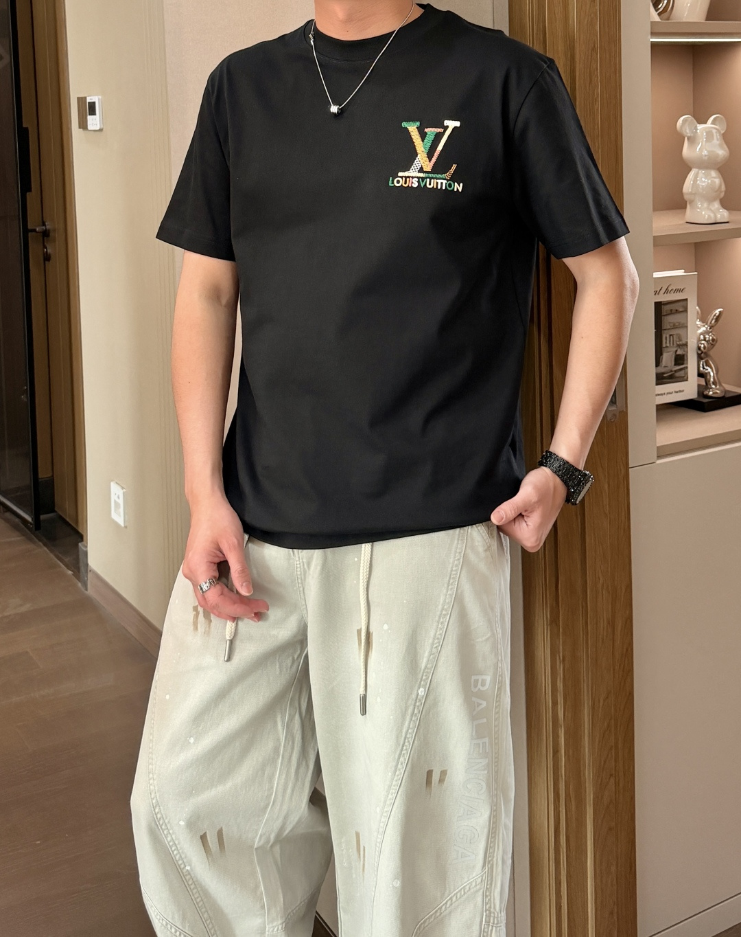 驴家 2026春夏新款首发专柜最新款短袖圆领T恤 高端订制 设计前卫时尚！品牌logo重工艺设计 高端定