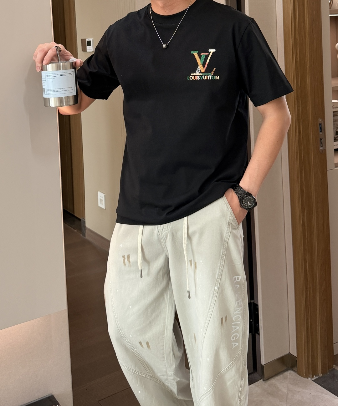 驴家 2026春夏新款首发专柜最新款短袖圆领T恤 高端订制 设计前卫时尚！品牌logo重工艺设计 高端定