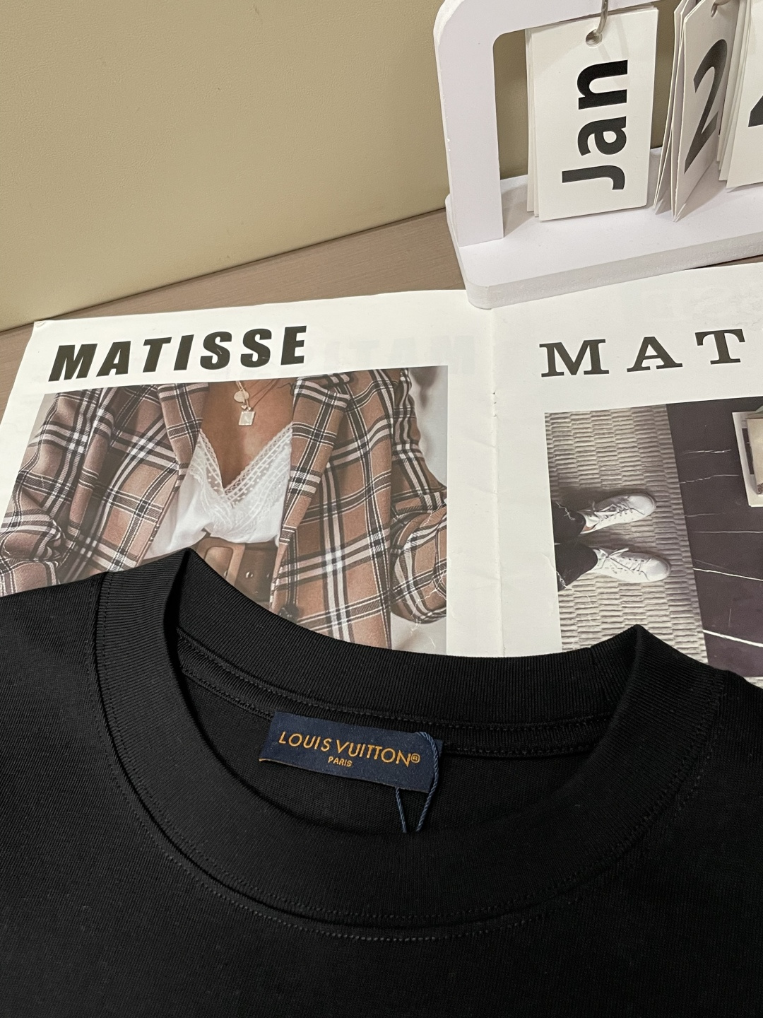 驴家 2026春夏新款首发专柜最新款短袖圆领T恤 高端订制 设计前卫时尚！品牌logo重工艺设计 高端定