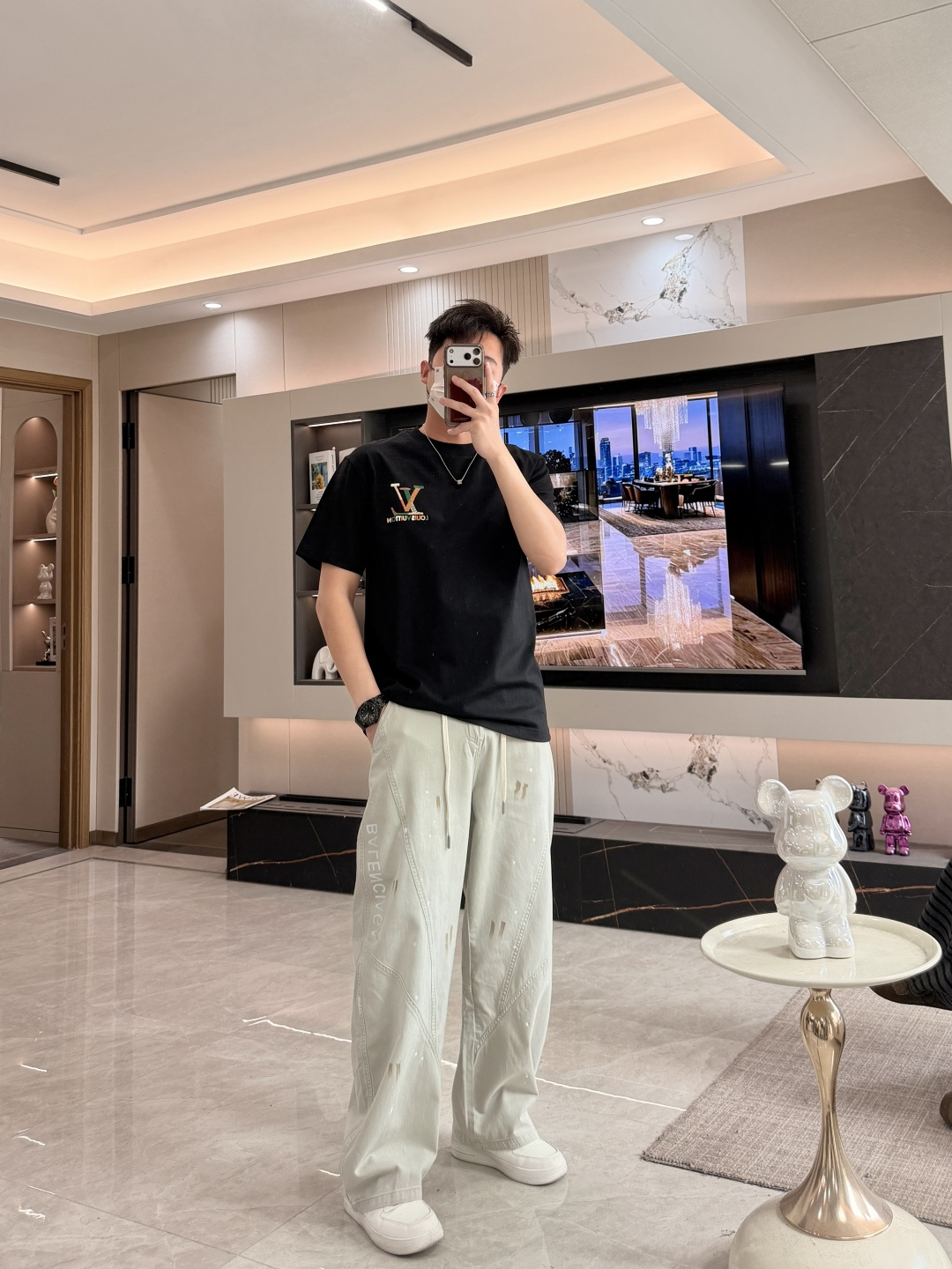 驴家 2026春夏新款首发专柜最新款短袖圆领T恤 高端订制 设计前卫时尚！品牌logo重工艺设计 高端定