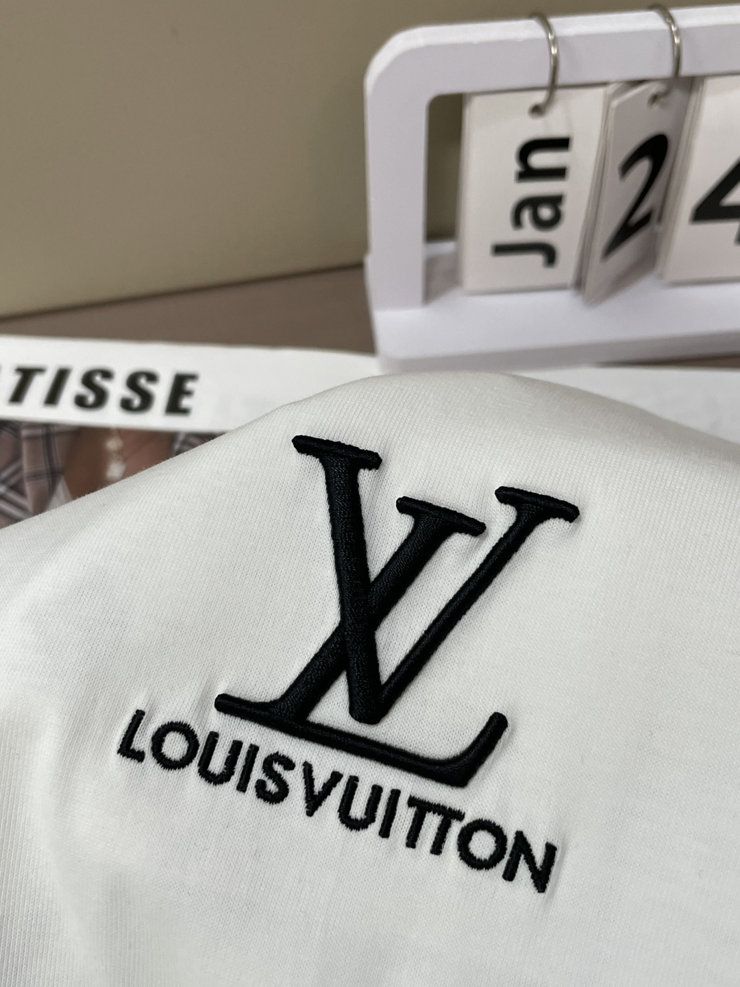 驴家 2026春夏新款首发专柜最新款短袖圆领T恤 高端订制 设计前卫时尚！品牌logo重工艺设计 高端定