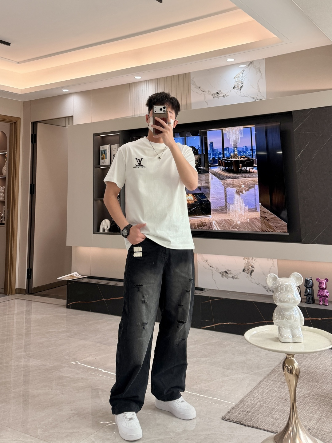 驴家 2026春夏新款首发专柜最新款短袖圆领T恤 高端订制 设计前卫时尚！品牌logo重工艺设计 高端定