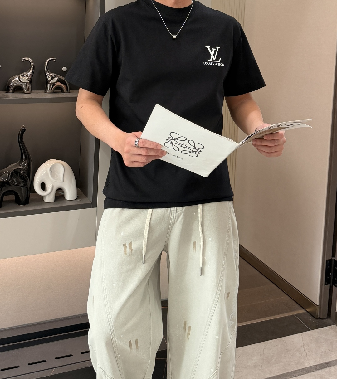 驴家 2026春夏新款首发专柜最新款短袖圆领T恤 高端订制 设计前卫时尚！品牌logo重工艺设计 高端定