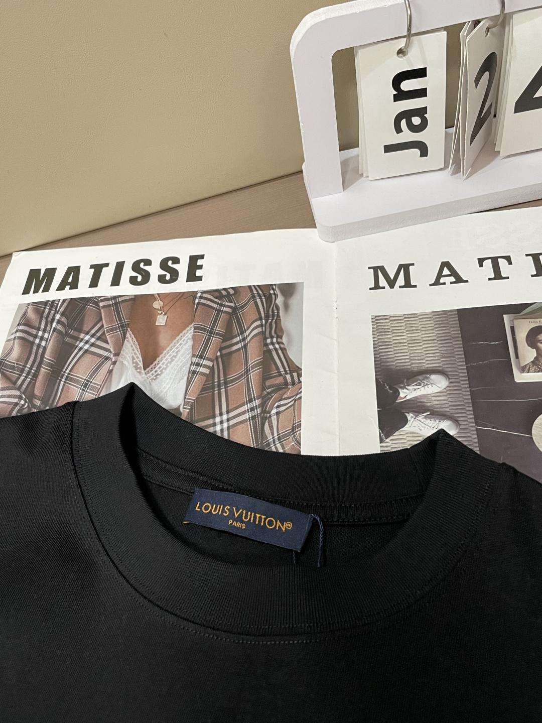 驴家 2026春夏新款首发专柜最新款短袖圆领T恤 高端订制 设计前卫时尚！品牌logo重工艺设计 高端定