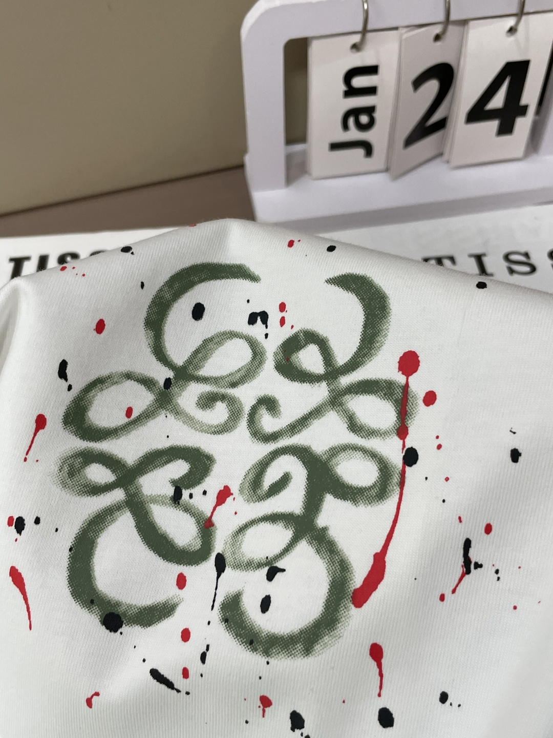 Loewe 2026春夏新款首发专柜最新款短袖圆领T恤 高端订制 设计前卫时尚！品牌logo重工艺设计 