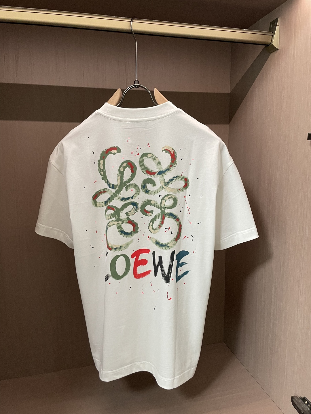 Loewe 2026春夏新款首发专柜最新款短袖圆领T恤 高端订制 设计前卫时尚！品牌logo重工艺设计 