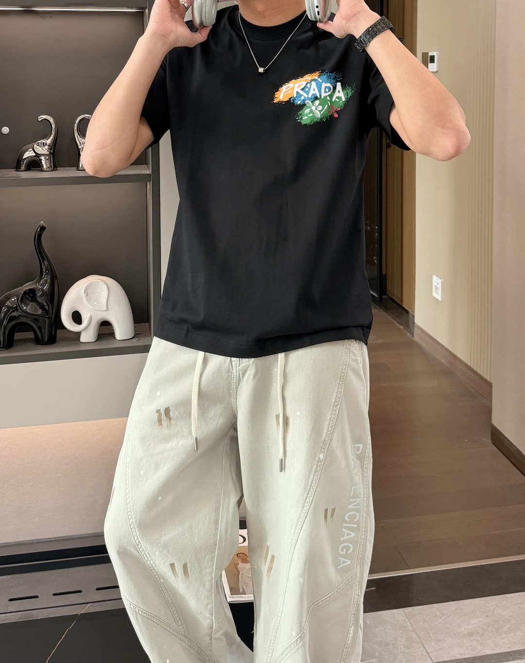 PR 2026春夏新款首发专柜最新款短袖圆领T恤 高端订制 设计前卫时尚！品牌logo重工艺设计 高端定