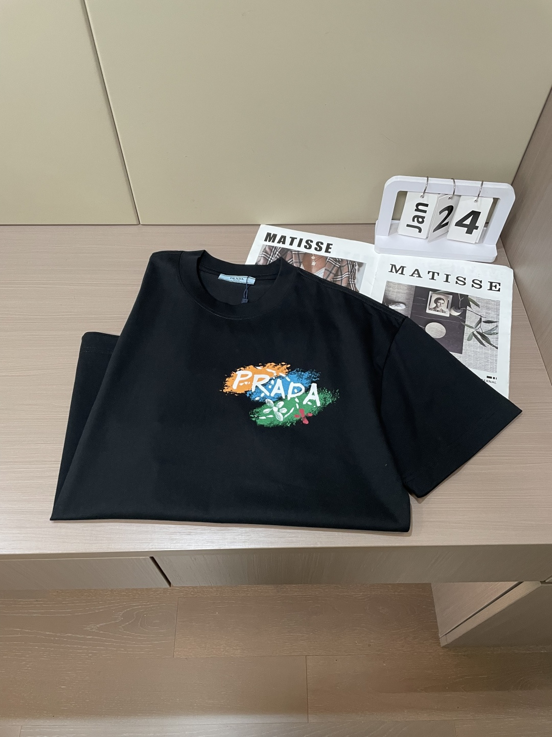 PR 2026春夏新款首发专柜最新款短袖圆领T恤 高端订制 设计前卫时尚！品牌logo重工艺设计 高端定