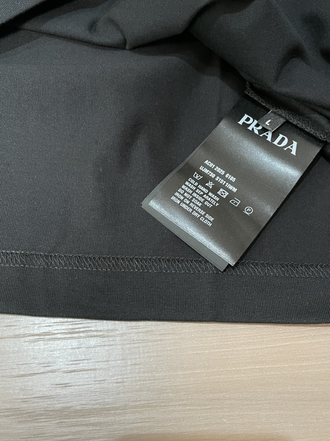 PR 2026春夏新款首发专柜最新款短袖圆领T恤 高端订制 设计前卫时尚！品牌logo重工艺设计 高端定