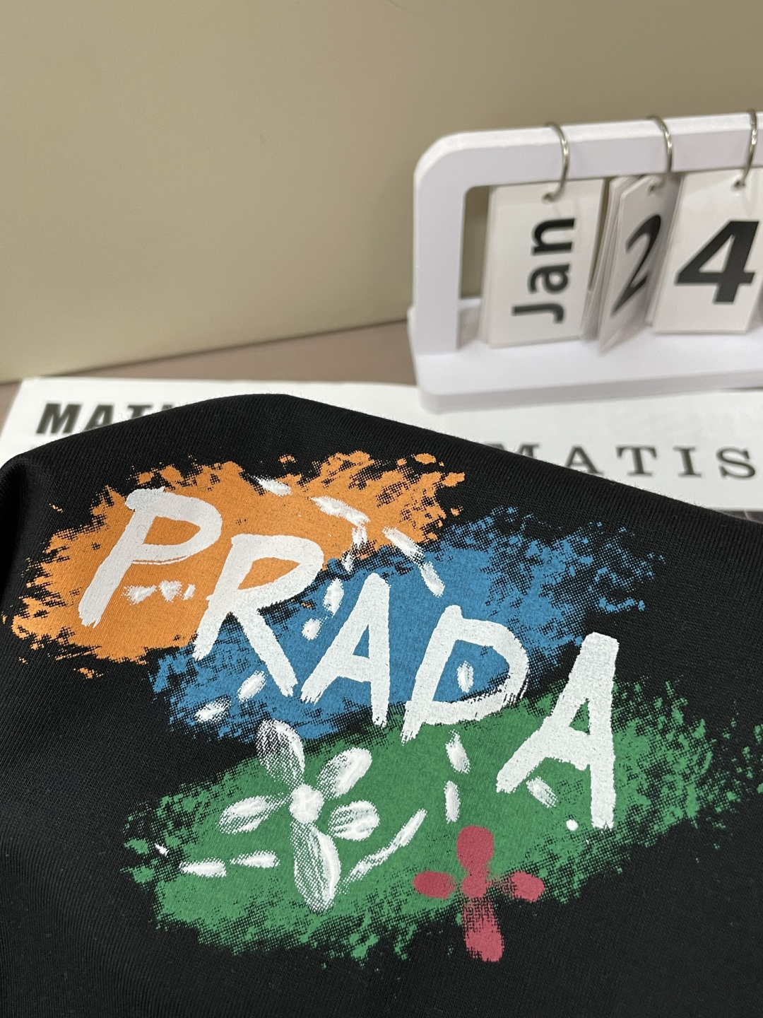 PR 2026春夏新款首发专柜最新款短袖圆领T恤 高端订制 设计前卫时尚！品牌logo重工艺设计 高端定