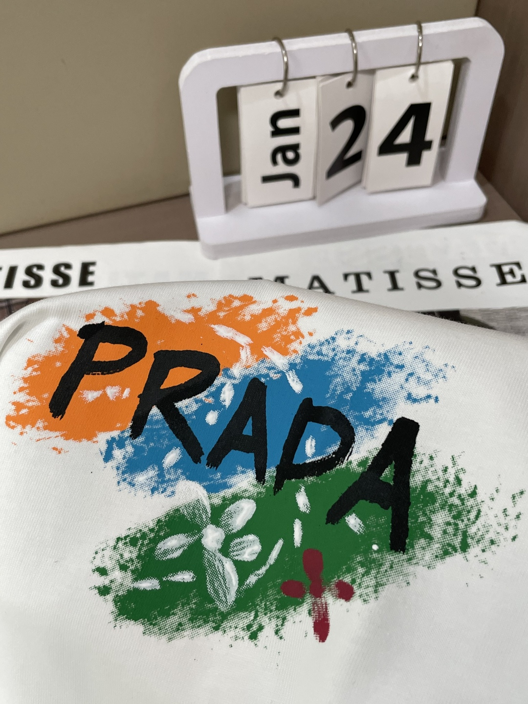 PR 2026春夏新款首发专柜最新款短袖圆领T恤 高端订制 设计前卫时尚！品牌logo重工艺设计 高端定