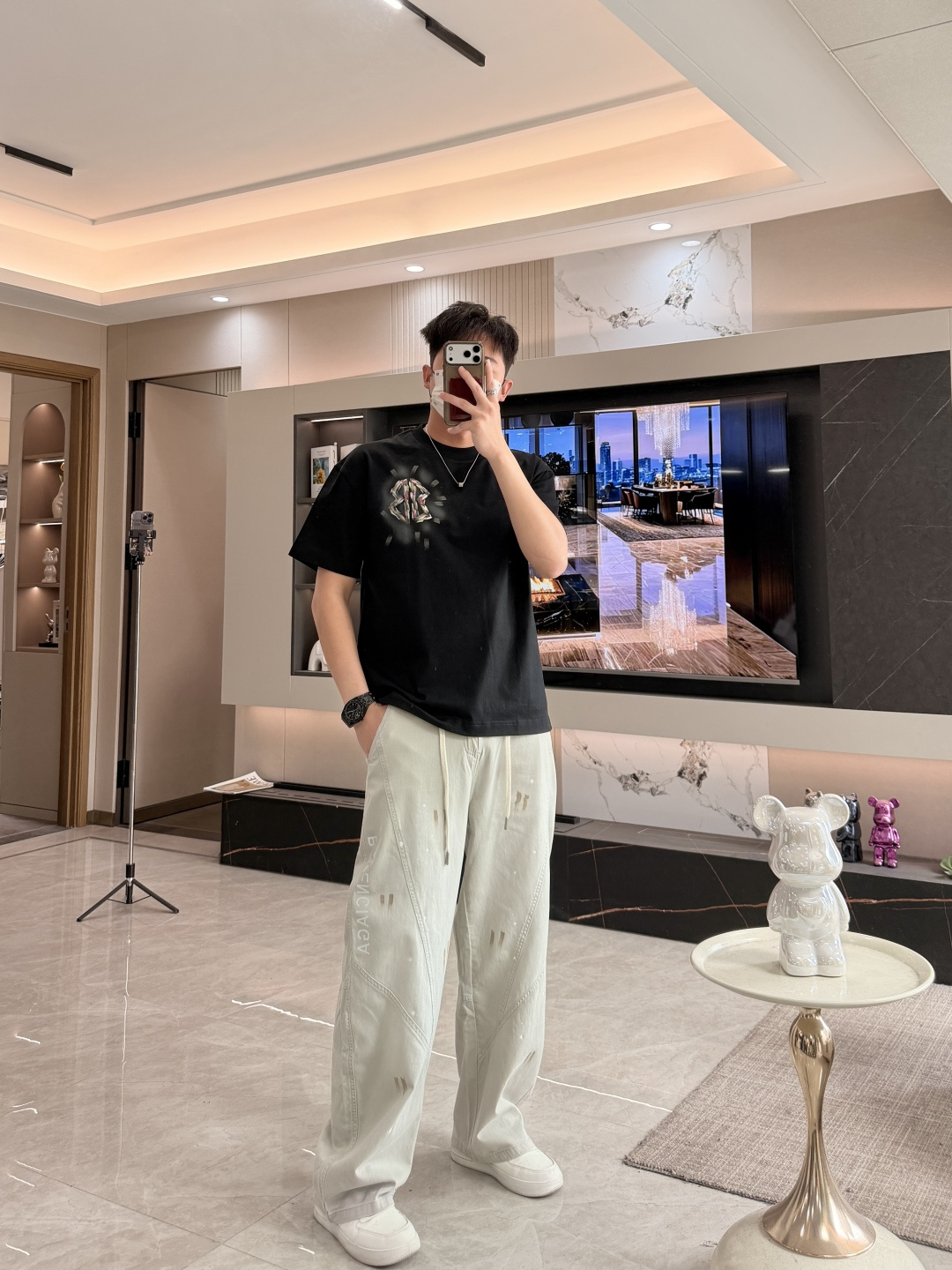 巴黎 2026春夏新款首发专柜最新款短袖圆领T恤 高端订制 设计前卫时尚！品牌logo重工艺设计 高端定