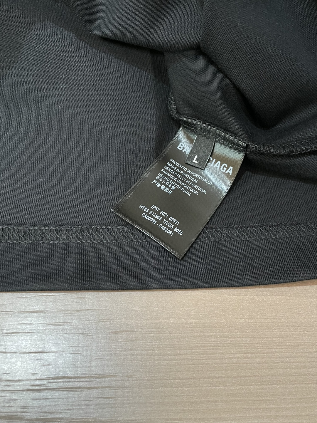 巴黎 2026春夏新款首发专柜最新款短袖圆领T恤 高端订制 设计前卫时尚！品牌logo重工艺设计 高端定