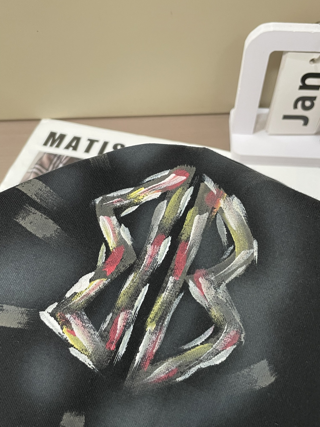 巴黎 2026春夏新款首发专柜最新款短袖圆领T恤 高端订制 设计前卫时尚！品牌logo重工艺设计 高端定