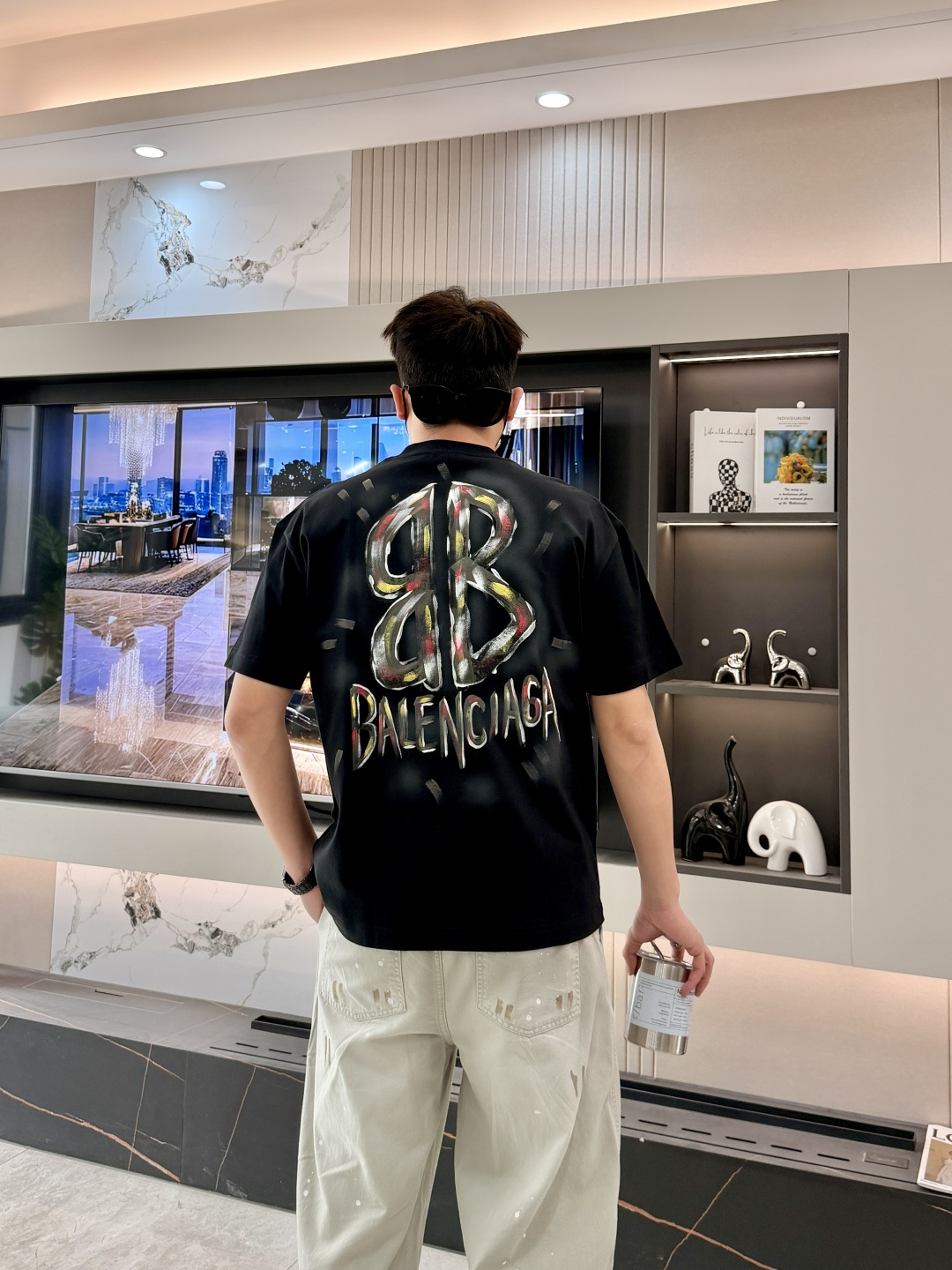 巴黎 2026春夏新款首发专柜最新款短袖圆领T恤 高端订制 设计前卫时尚！品牌logo重工艺设计 高端定