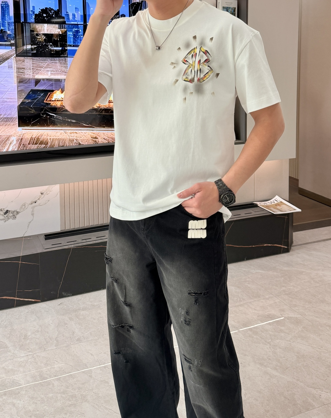 巴黎 2026春夏新款首发专柜最新款短袖圆领T恤 高端订制 设计前卫时尚！品牌logo重工艺设计 高端定