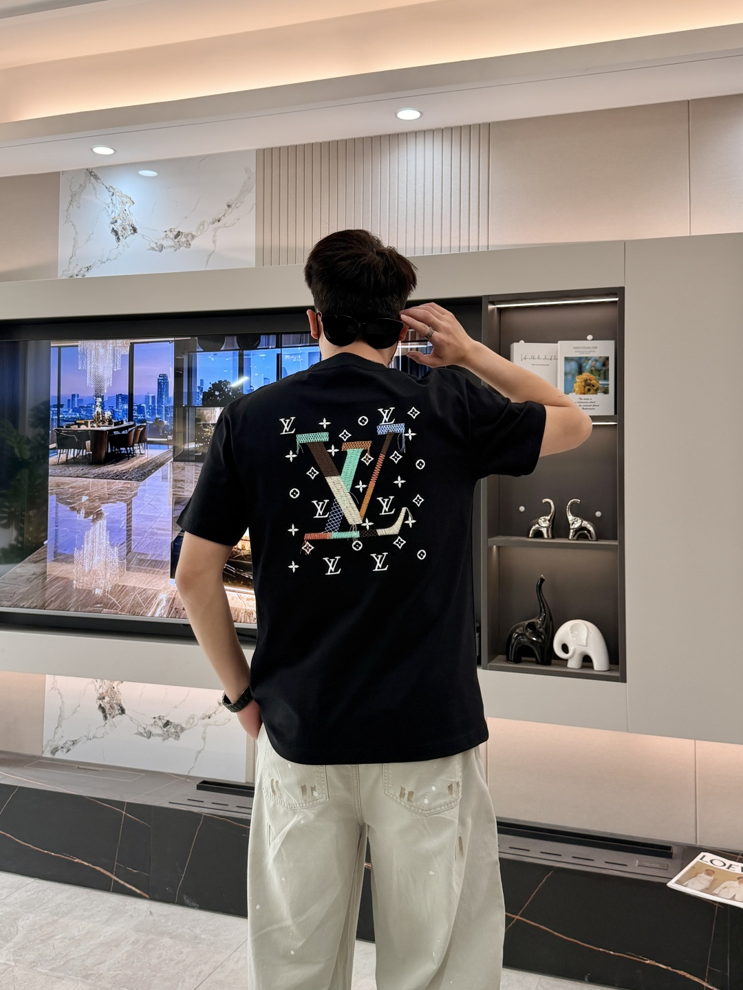 驴家 2026春夏新款首发专柜最新款短袖圆领T恤 高端订制 设计前卫时尚！品牌logo重工艺设计 高端定