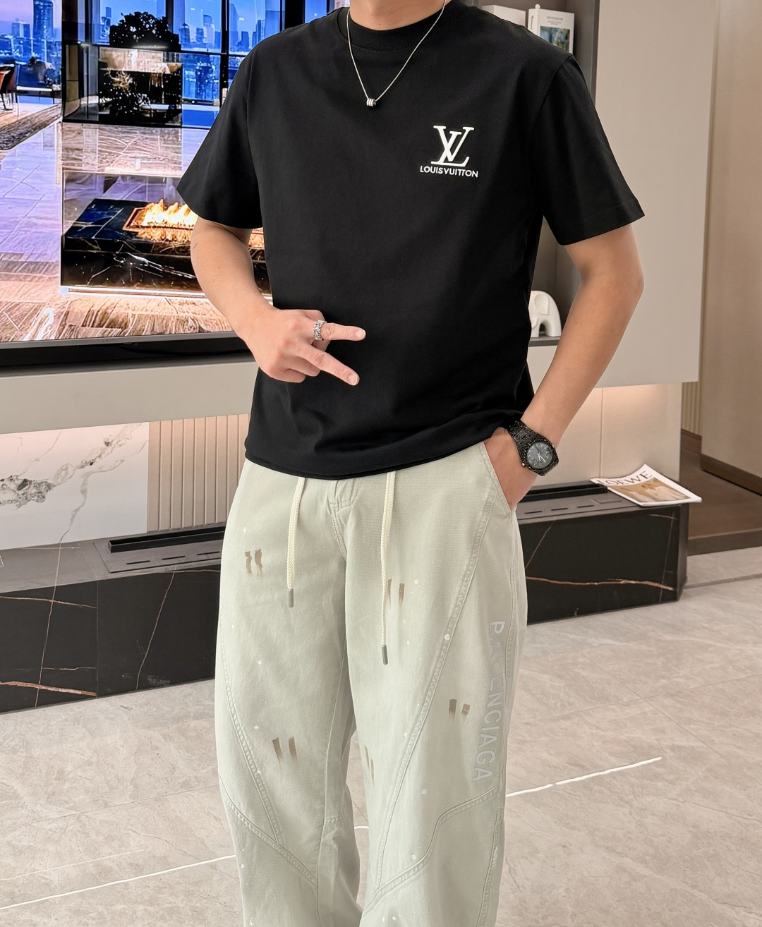 驴家 2026春夏新款首发专柜最新款短袖圆领T恤 高端订制 设计前卫时尚！品牌logo重工艺设计 高端定