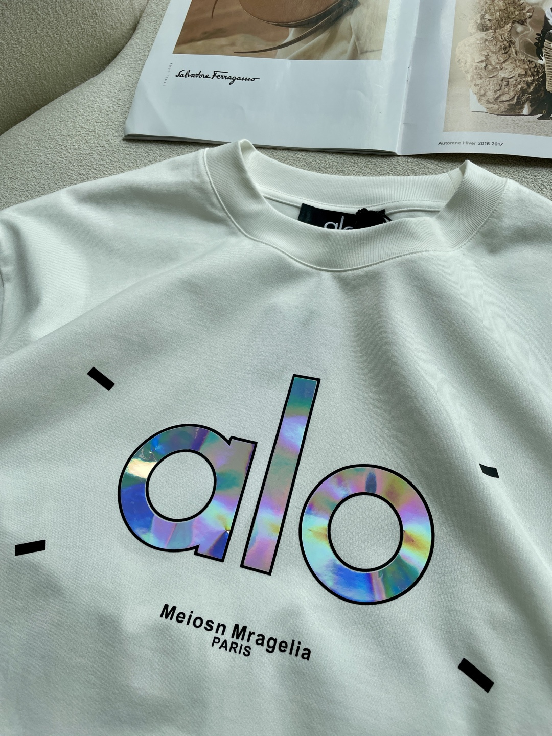 alo 2026春夏新款首发专柜最新款短袖圆领T恤 高端订制 设计前卫时尚！品牌logo重工艺设计 高端