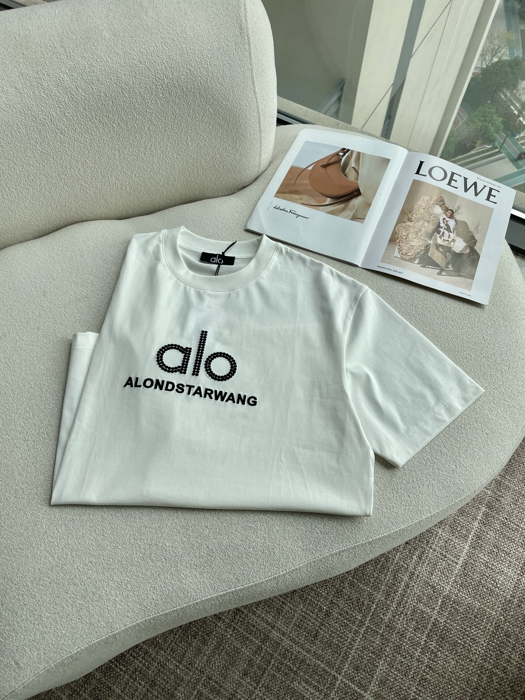alo 2026春夏新款首发专柜最新款短袖圆领T恤 高端订制 设计前卫时尚！品牌logo重工艺设计 高端
