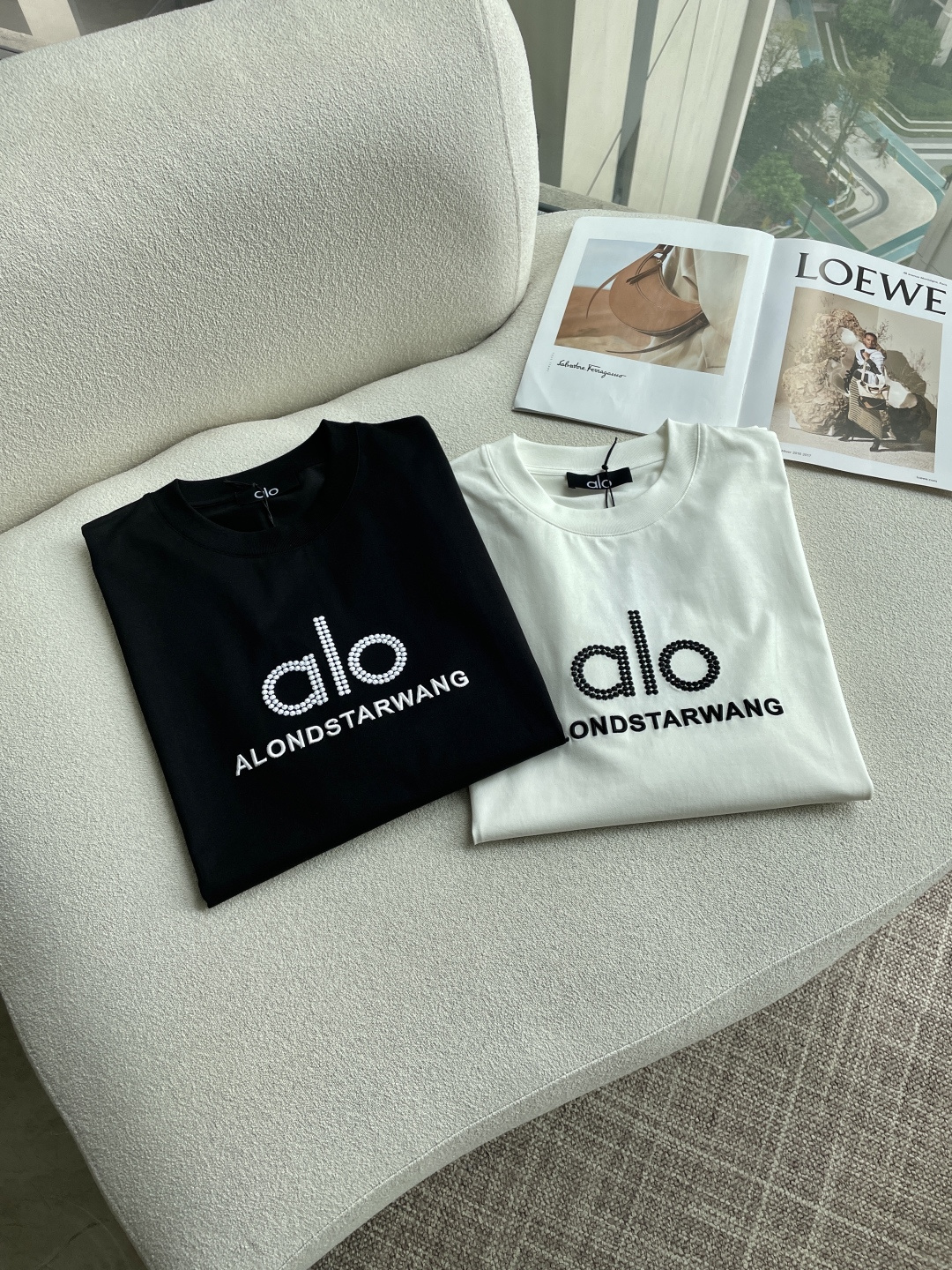 alo 2026春夏新款首发专柜最新款短袖圆领T恤 高端订制 设计前卫时尚！品牌logo重工艺设计 高端