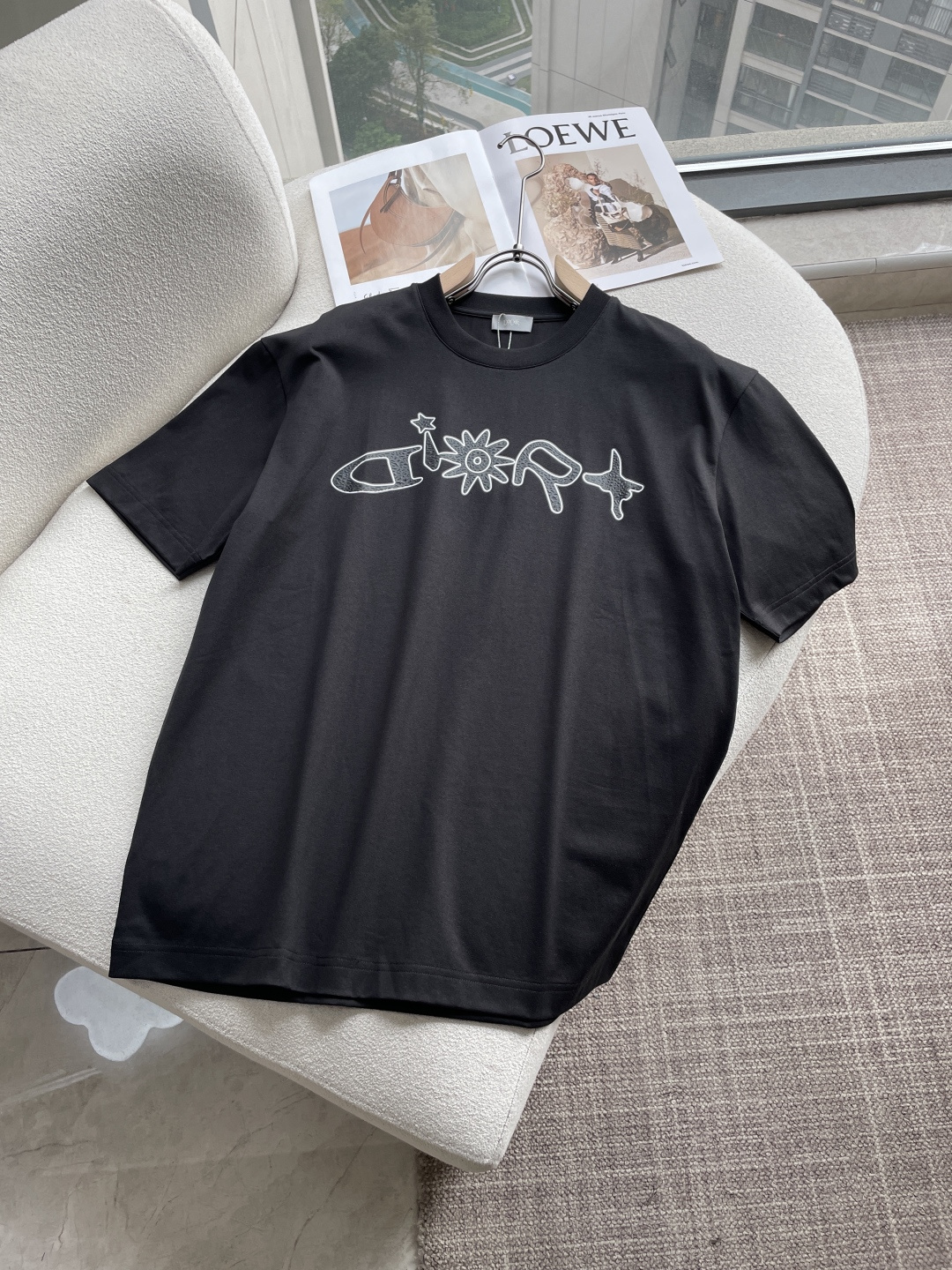 Dior 2026春夏新款首发专柜最新款短袖圆领T恤 高端订制 设计前卫时尚！品牌logo重工艺设计 高