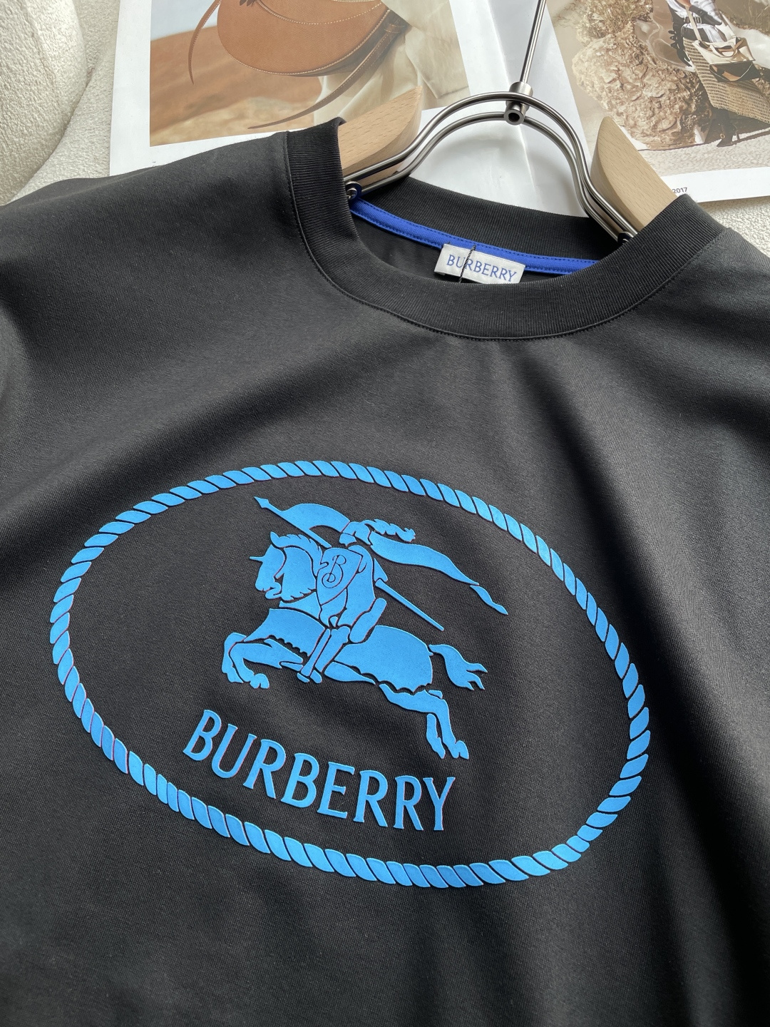 BUR 2026春夏新款首发专柜最新款短袖圆领T恤 高端订制 设计前卫时尚！品牌logo重工艺设计 高端